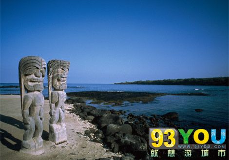 totem-poles-hawaii-725719-ga.jpg